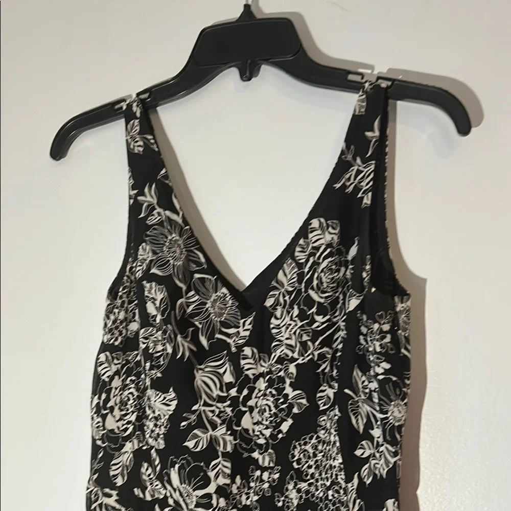 LOFT Black and Cream Floral Midi Dress size 2 fit and flare side zip‎ - Picture 3 of 9